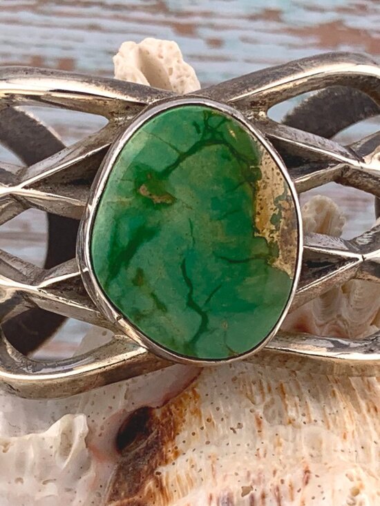 Green Turquoise Sterling Silver Sandcast Native American Cuff Bracelet J1418 - Picture 5 of 9